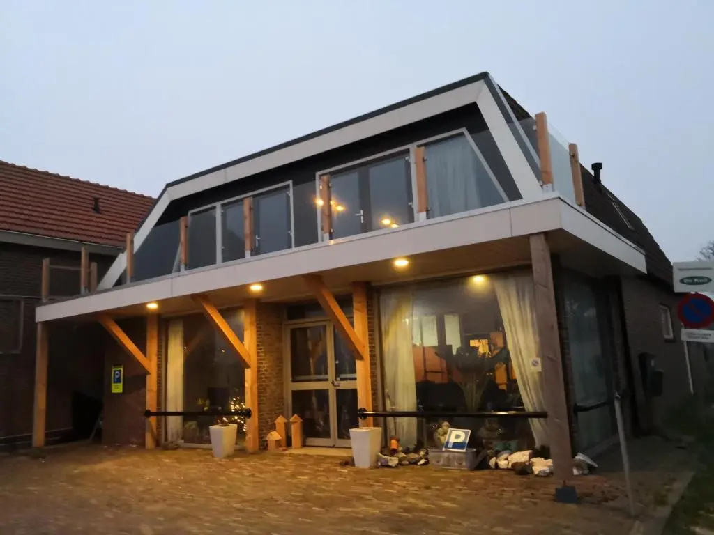 4T4 Apartment C
