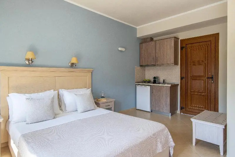 Standard Double room with balcony (full double bed)