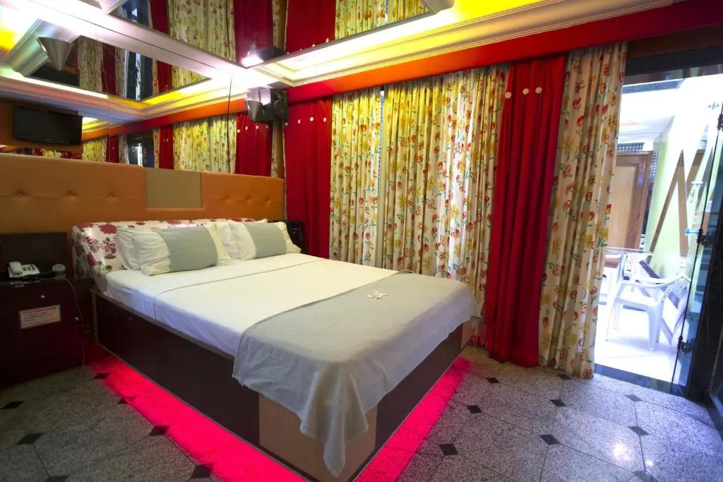 Economy room