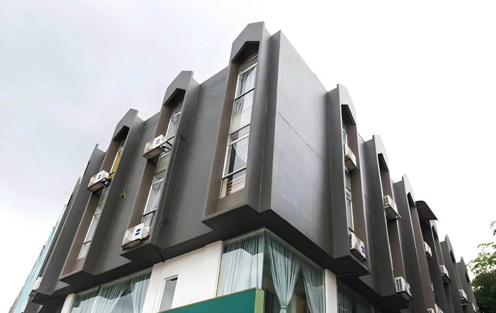 Upstairs Downstairs Co Living Kampung Pandan