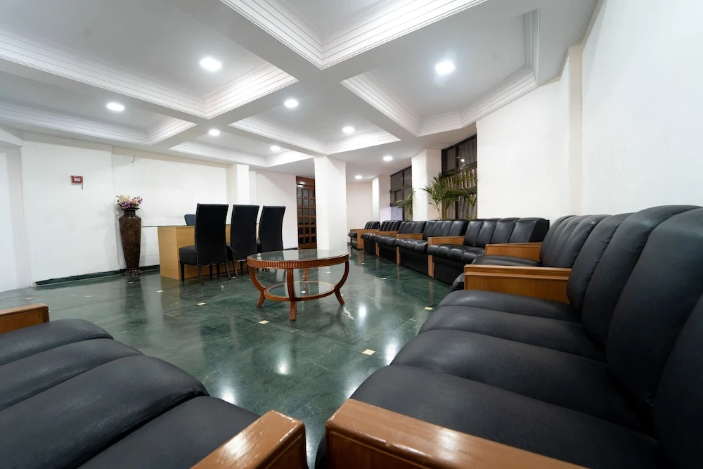 Lobby & Reception