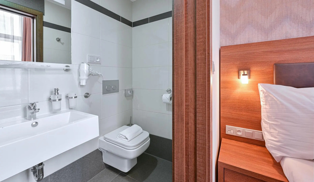 Economy Double room (full double bed)