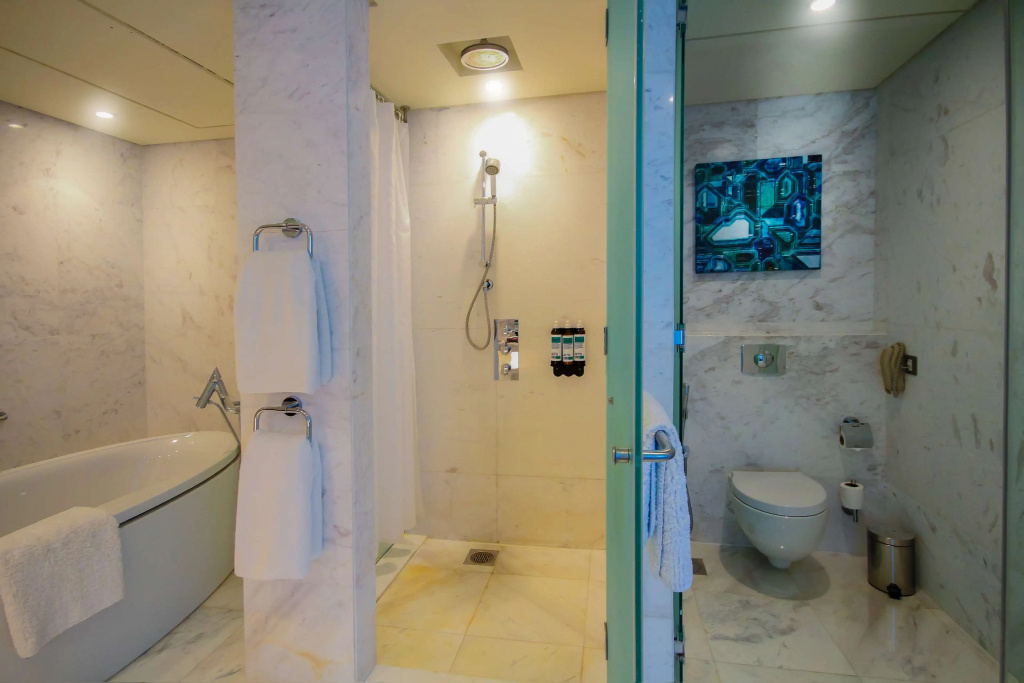 Media One Hotel Dubai - Chambres