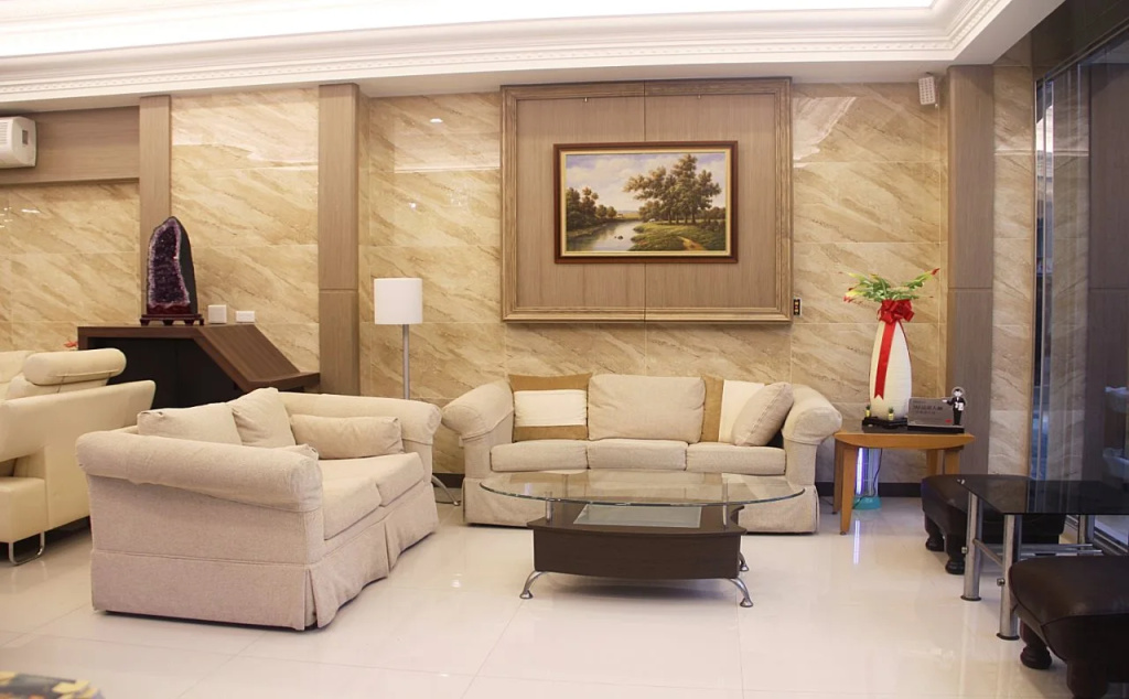 Lobby & Reception