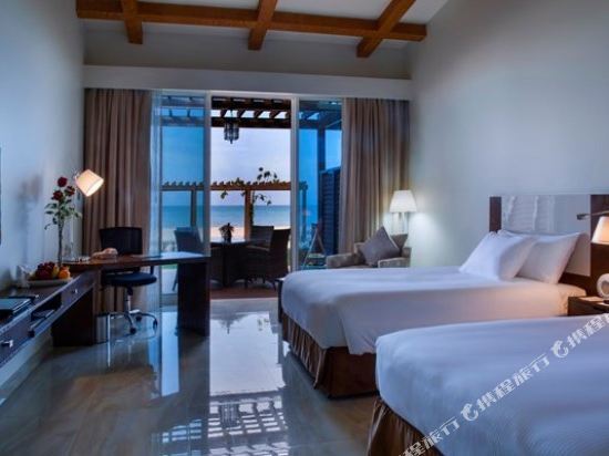 Danat Jebel Dhanna Resort