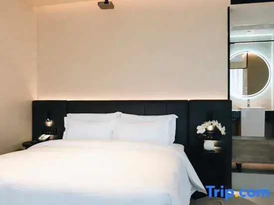 Standard Double room with view (full double bed)