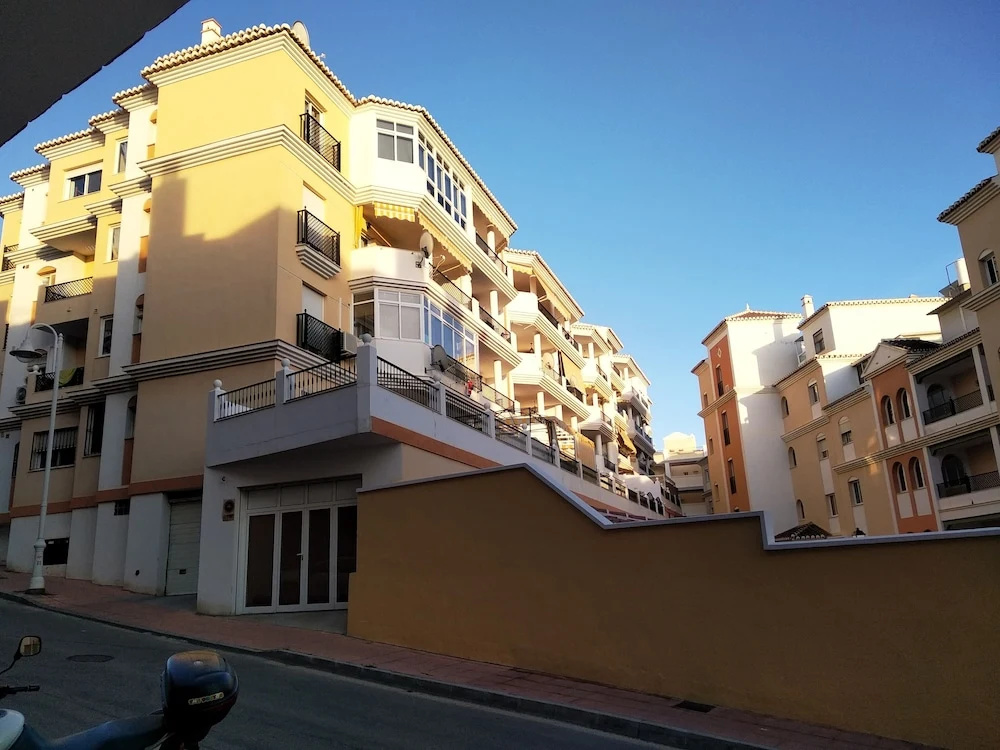 Torrox Costa Super Sunny Apartment With Pool Access, Free Wifi