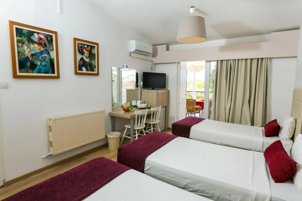 Fitos Inn Guest House - фото 4
