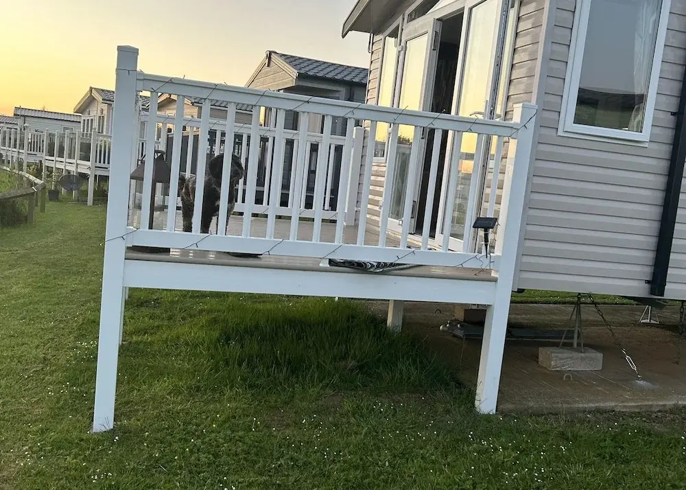 Tranquil Waterside Lodge in Tunstall
