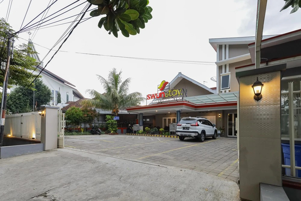 RedDoorz Plus @ Swun Stay Raya Langsep in Malang