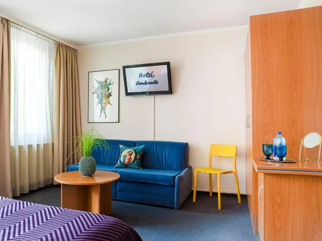 Standard Triple room