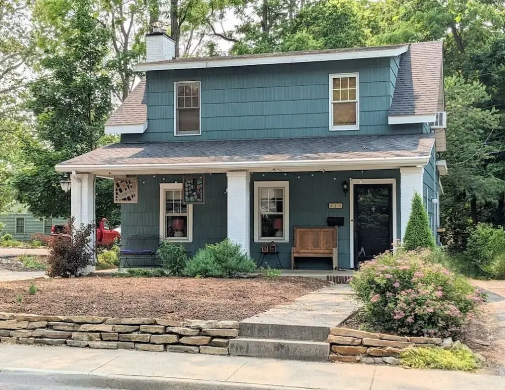 Charming 4 BR W/ Hot Tub 3 Kings Walk to Downtown