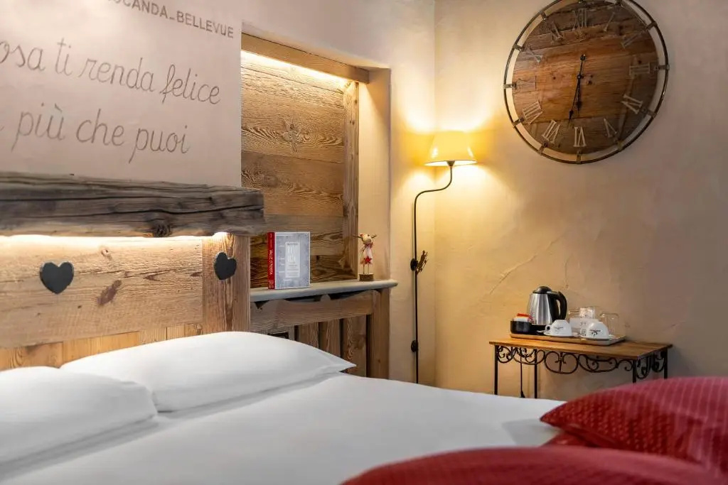 Standard Double room with balcony (full double bed)