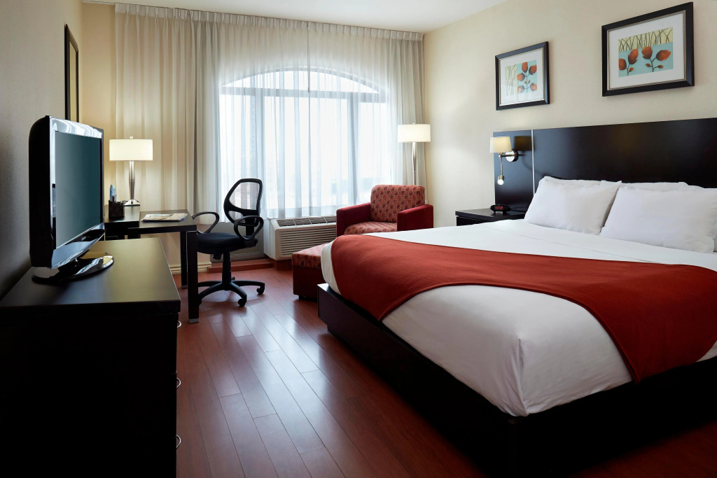 Holiday Inn & Suites Montreal Airport by IHG - Général