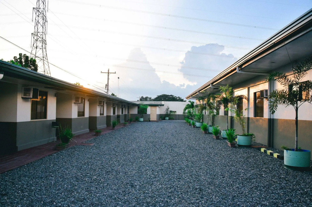 Besm Travelers Inn
