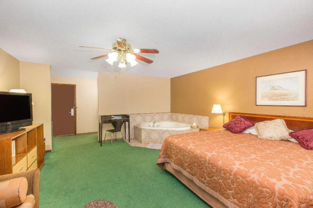 Double Suite (full double bed)