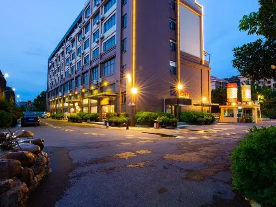 Yingjiuhong Black Tea Theme Hotel