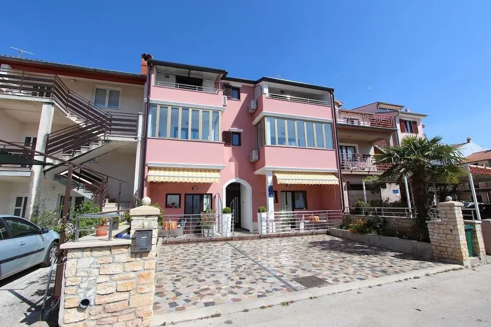 Guests House Lea