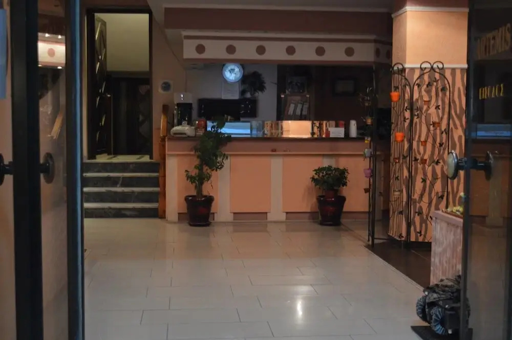 Lobby & Reception