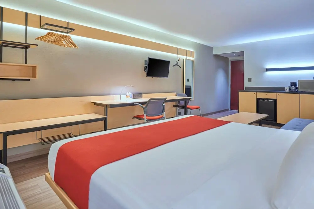 Double Suite (full double bed)