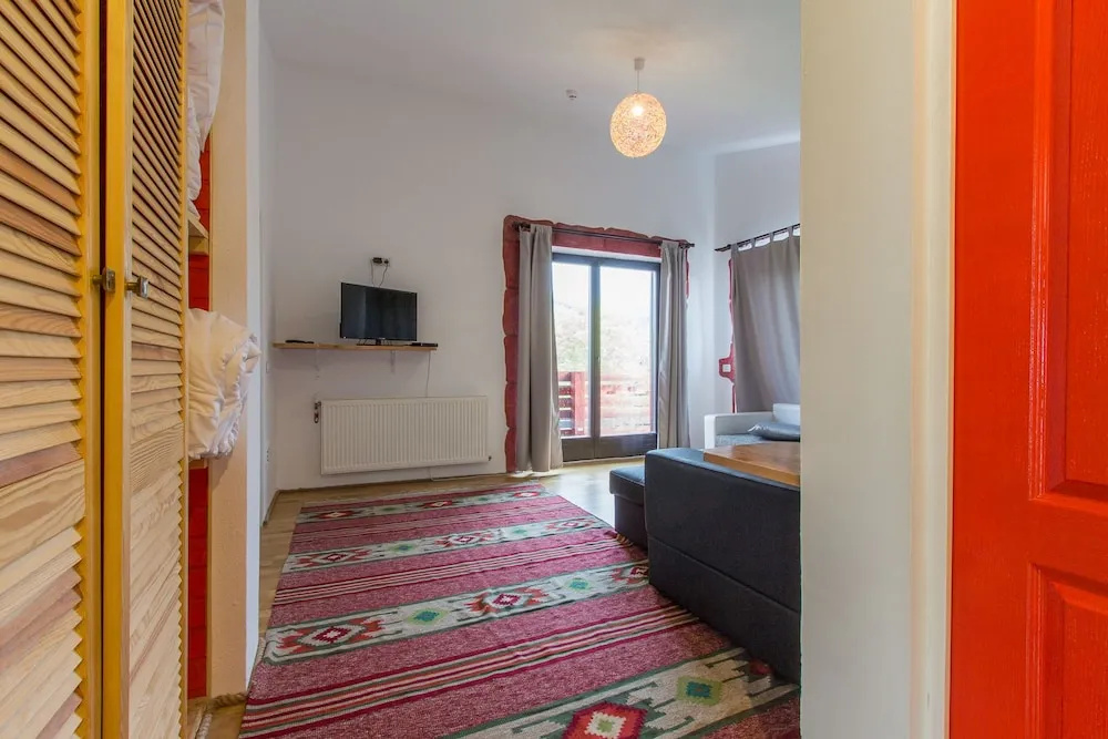 Suite with mountain view