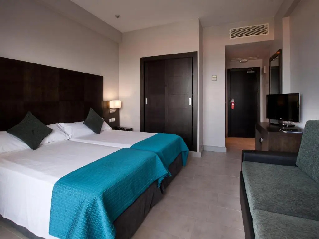 Standard Double room with pool view (full double bed)