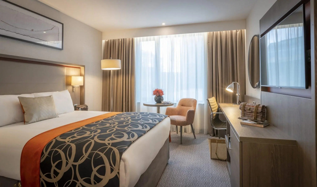 Clayton Hotel Manchester City Centre Room Type - DOUBLE DELUXE KING BED