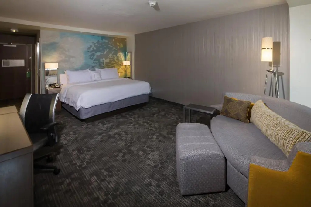 Courtyard Bay City - Chambres