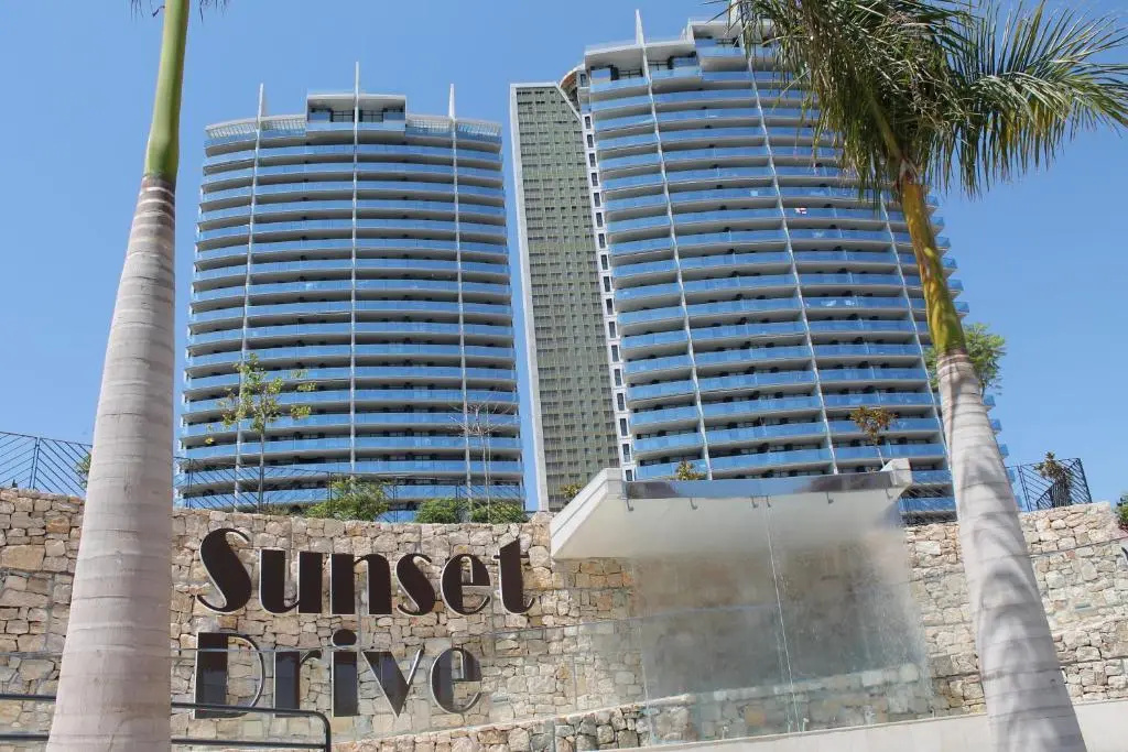 Sunset Drive Sea Views Apartment