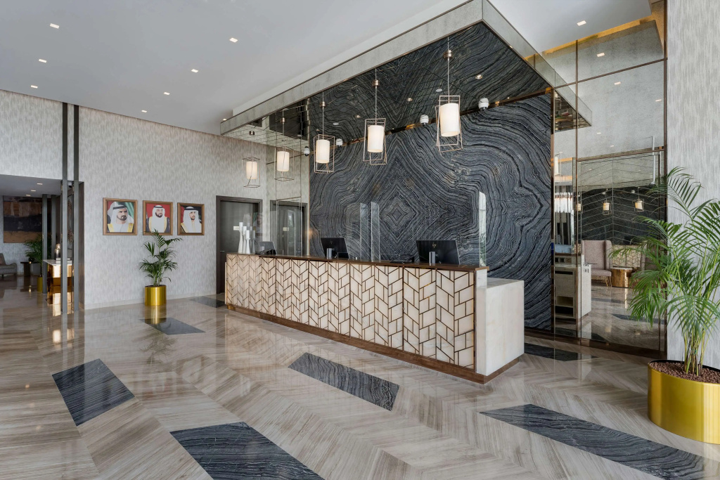 Radisson Dubai Damac Hills — фото