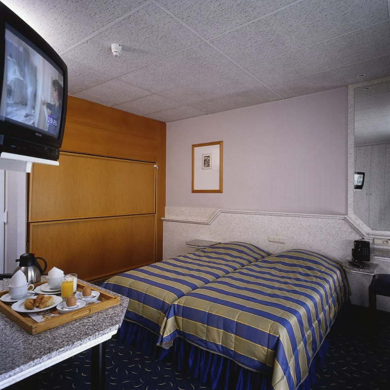 Comfort room