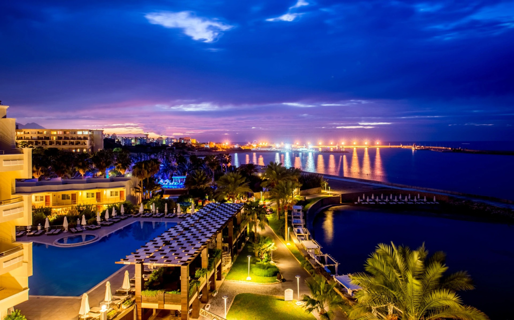 Beach & Waterfront