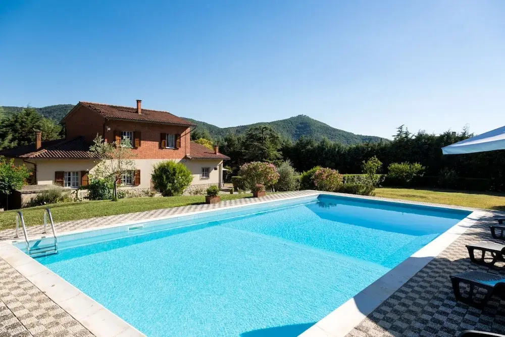 4 Bedrooms Cottage