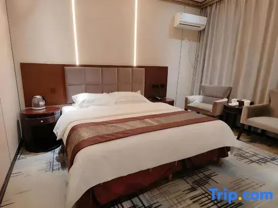Deluxe Double room (full double bed)