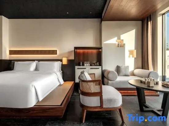 Standard Double room with courtyard view (full double bed)