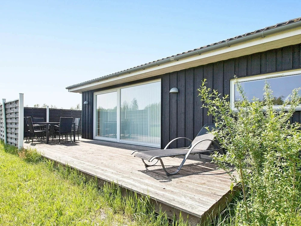 Alluring Holiday Home in Rødby With Whirlpool - фото 7