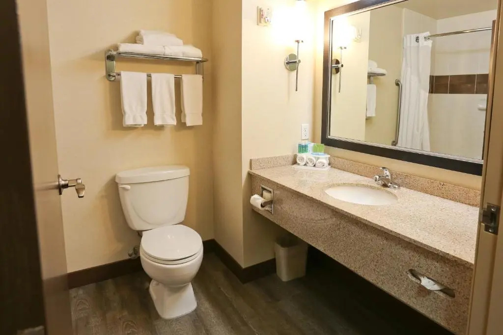 Holiday Inn Express & Suites - Vernon by IHG - Chambres