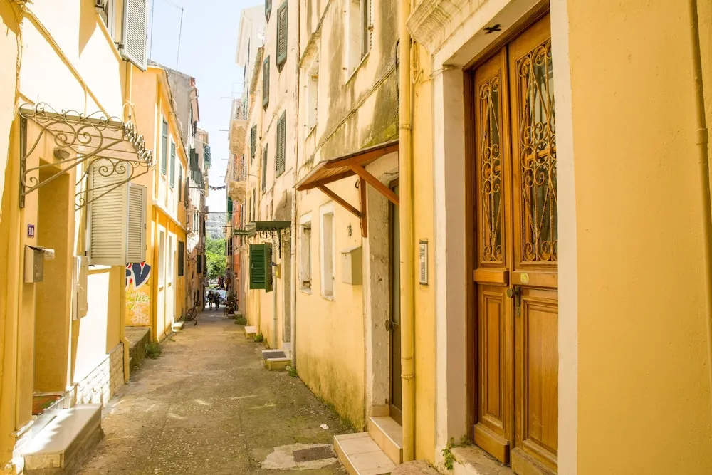 Andrew's Old Town Apartment by CorfuEscapes