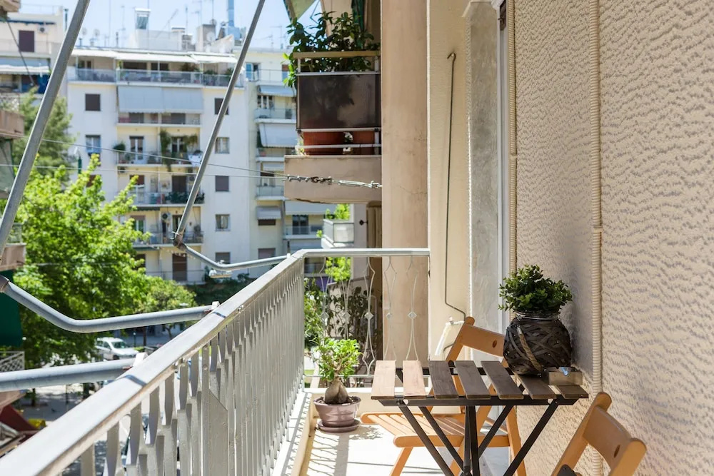 Newly Renovated 100m Stylish Urban Flat