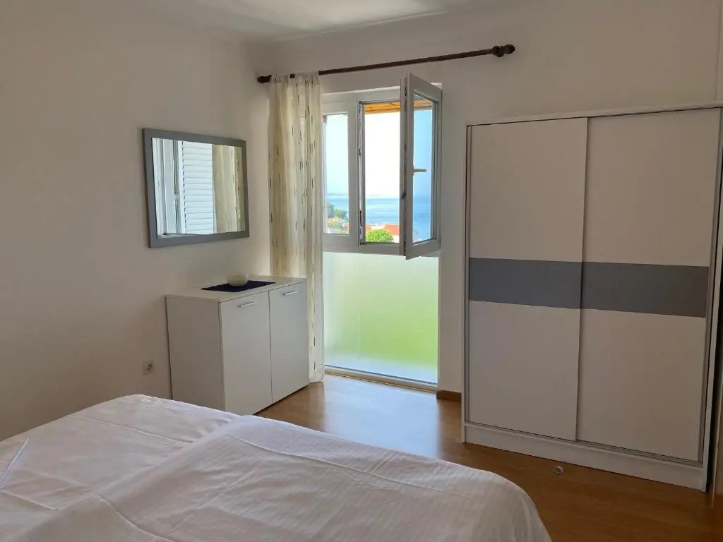 Apartment with sea view