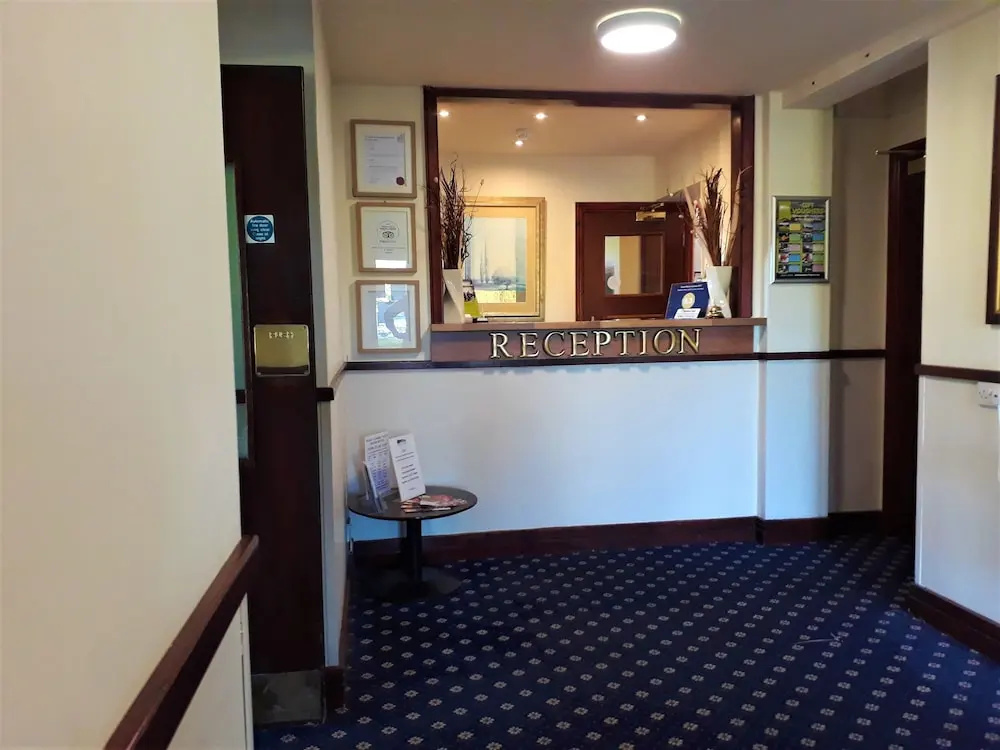 Lobby & Reception