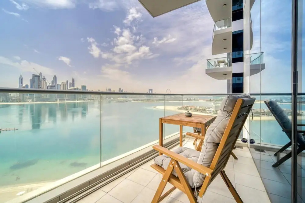 Lush Sea View Living w Private Beach at the Palm