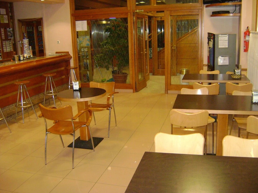 Food & Beverage