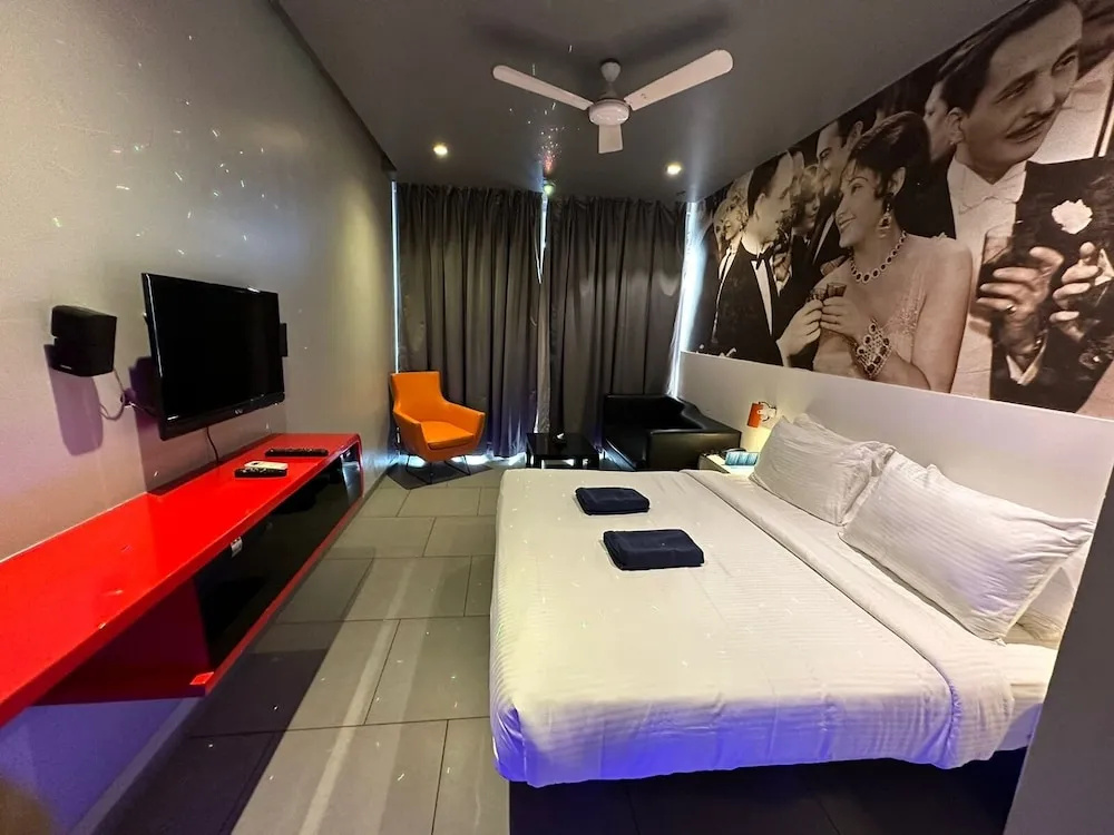 SinQ Party Hotel - Chambres