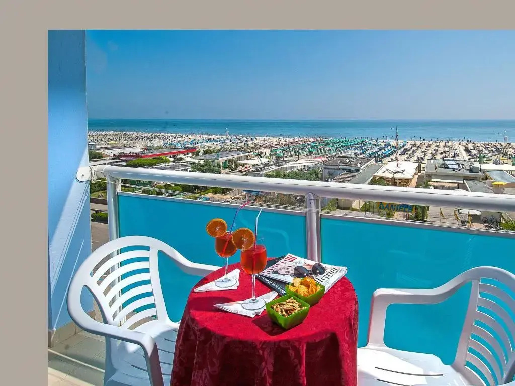 Standard Quadruple room with sea view