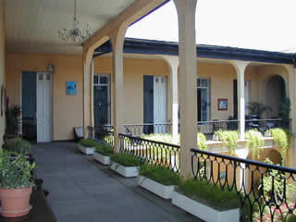 Hotel Spring by null