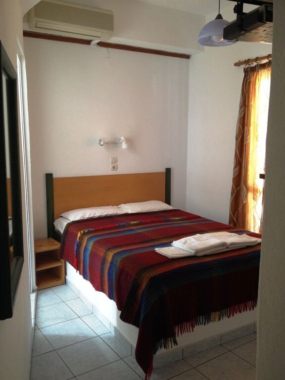 Kostas Rooms & Apartments