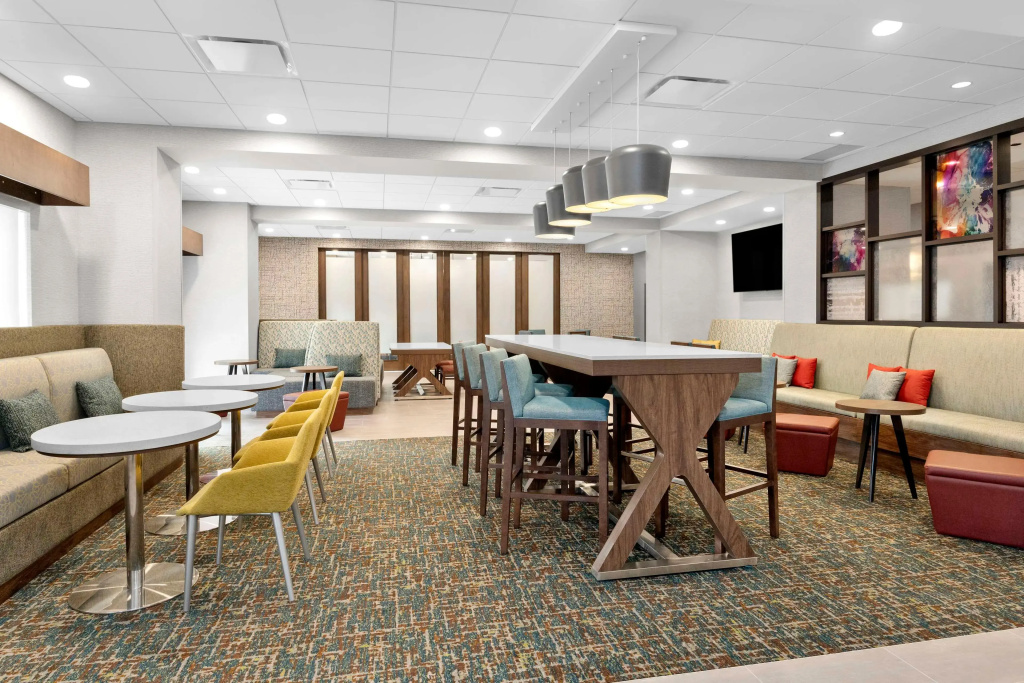 Hampton Inn By Hilton Cornwall - фото 18