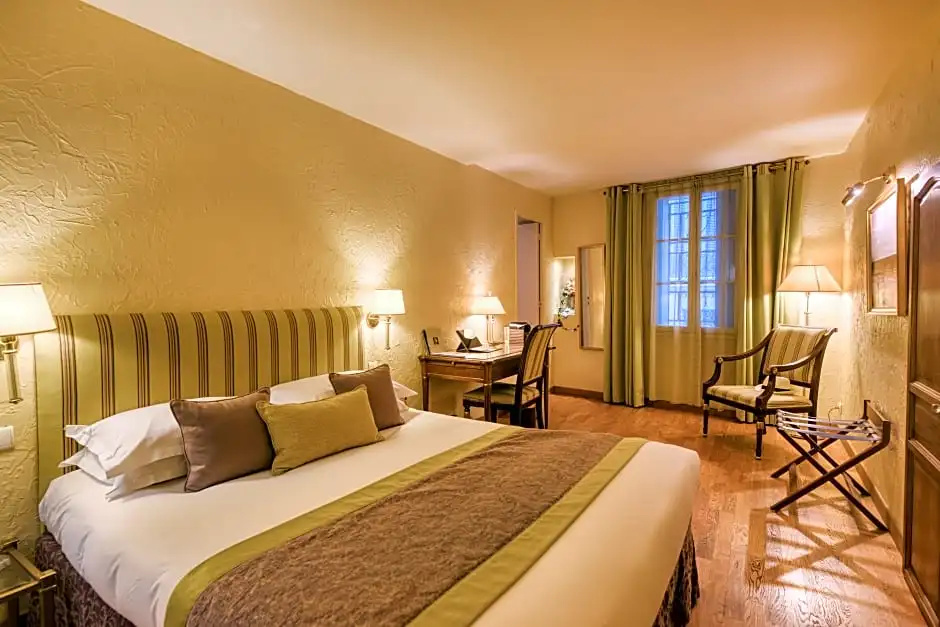 Hotel d'Aragon - Place de la Comédie - Chambres