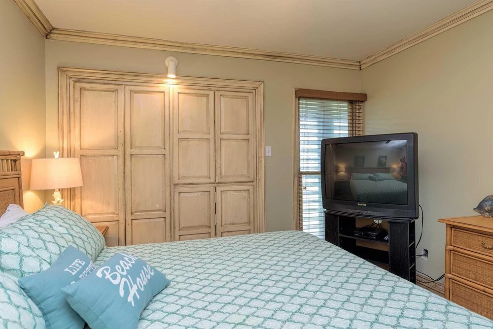 103 Las Brisas Poolside Condo 3 Bedroom Condo by RedAwning — 3
